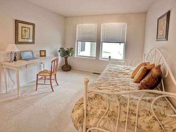 5th image of 4109 224th Ln SE APT 106