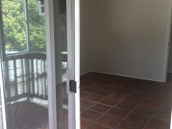 4th image of 8194 Laurelmont Dr