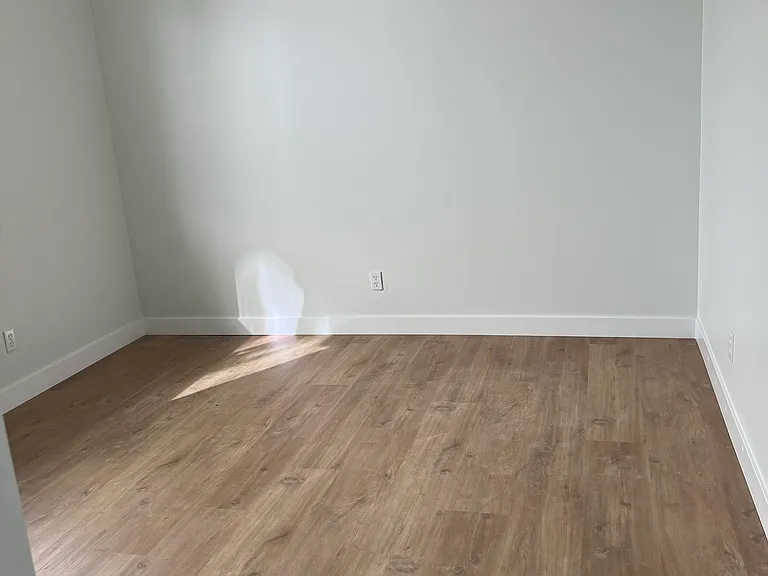 5300 Romaine St #0 — Photo 23