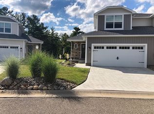 1371 Cascade Cir W, Canton, OH 44708