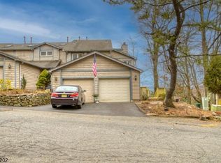 302 Heights Dr #32, Haledon, NJ 07508