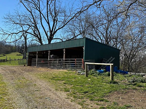 3rd image of 390 Freys Creek Rd