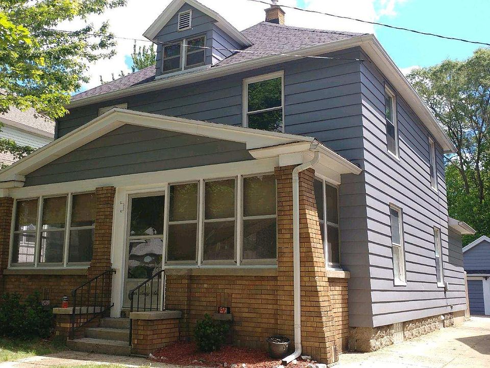 1st image of 466 Emerald Ave NE