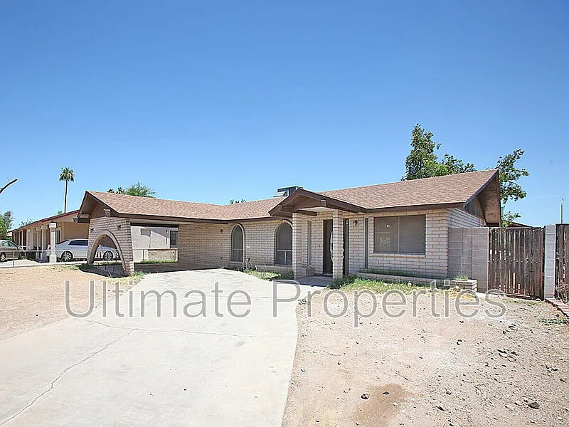 4 bed, 2.0 bath, 1568 sqft, $1,895 — Photo 1