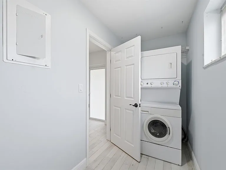 2120 NE 62nd Ct — Photo 23