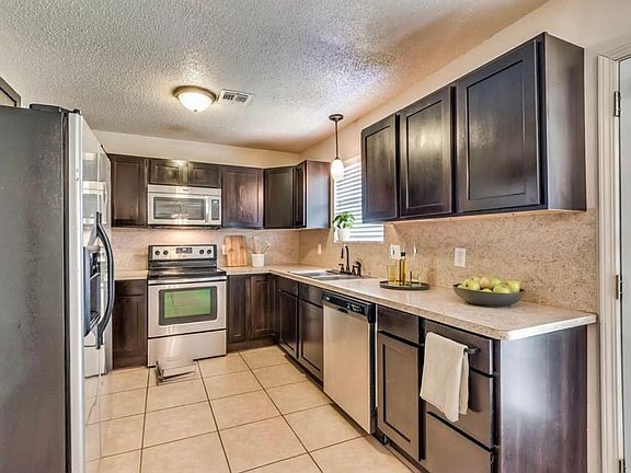 5th image of 2907 Queenston Ave