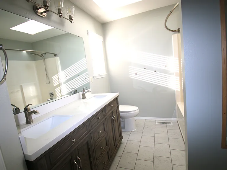 2153 McDonald Ave — Photo 10