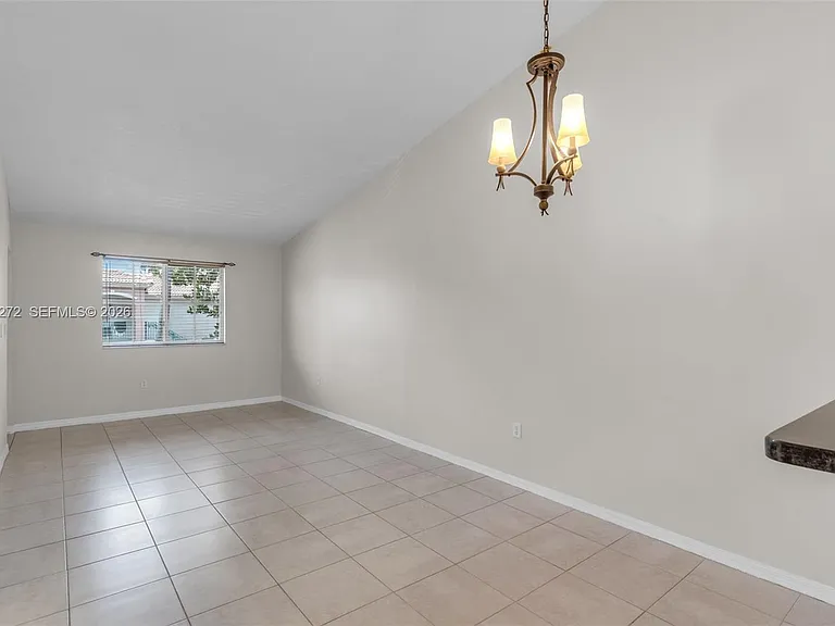 1241 SE 29th St #202-27 — Photo 3