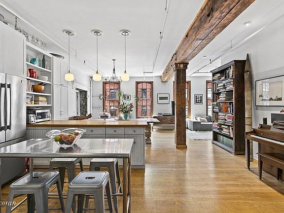 5th image of 465 Greenwich St APT 3