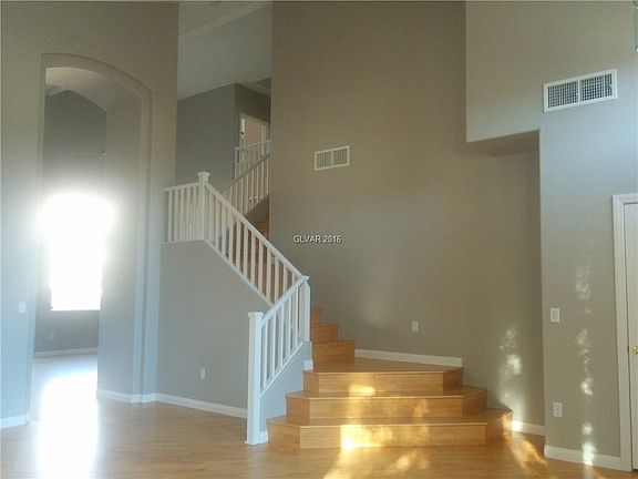 5th image of 192 Waterton Lakes Ave
