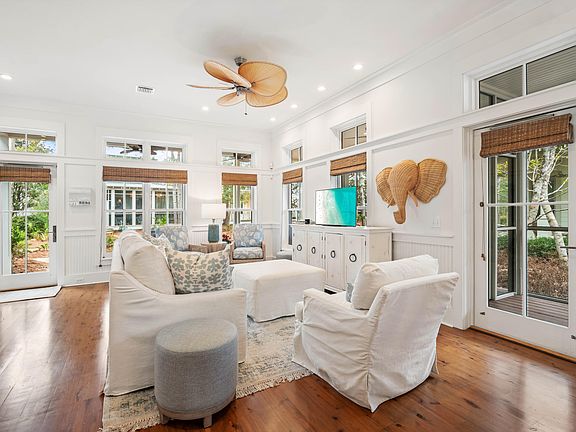 2nd image of 23 Winterberry Cir