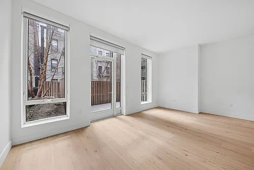 312 W 43rd St Photo 1