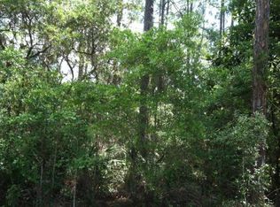 76 Mallet Bayou Rd, Freeport, FL 32439