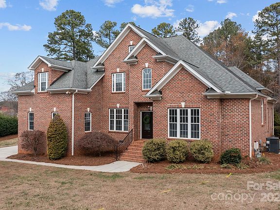 3rd image of 7909 Bay Pointe Dr