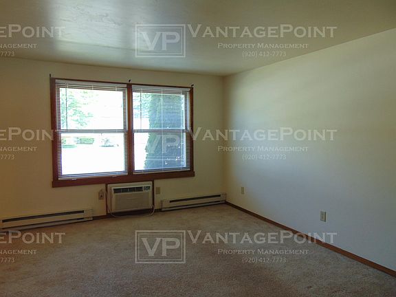 2nd image of 2445 Woodale Ave #2