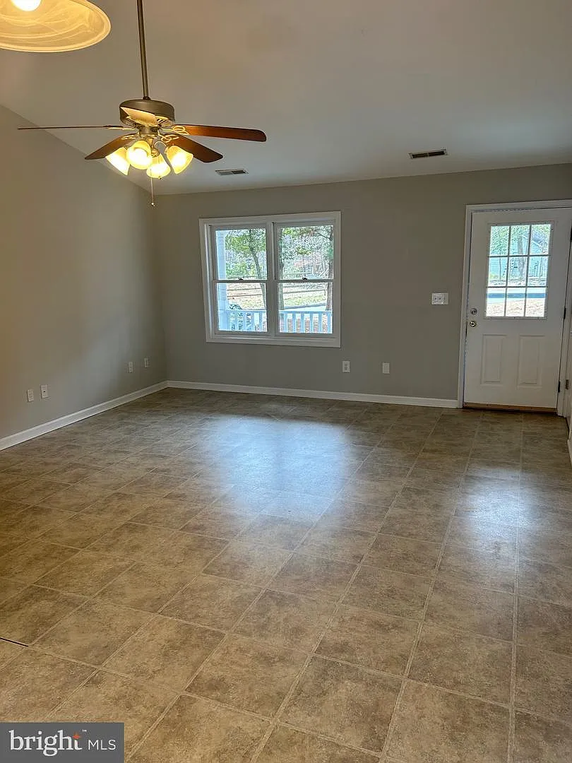 3 bed, 1152 sqft, $2,250 — Photo 4