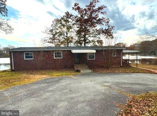 11 Oak Ln, Stafford, VA 22556
