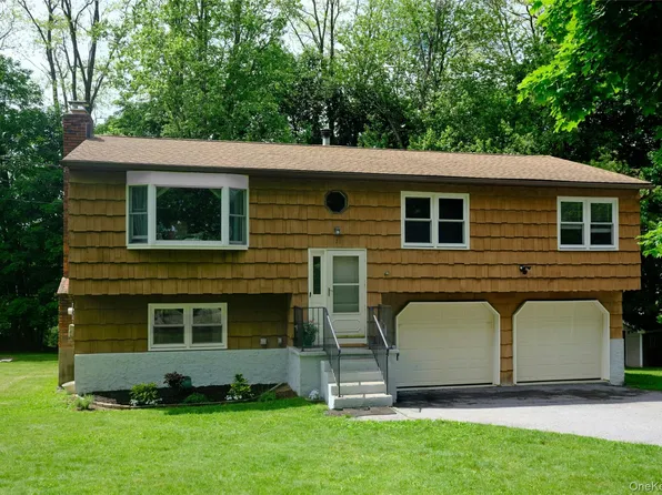 21 Olympus Drive, Mahopac, NY 10541