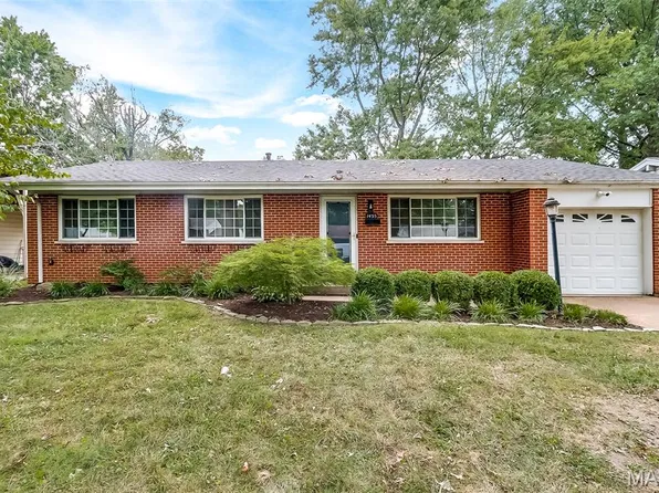 1455 Burning Tree Dr, Florissant, MO 63033
