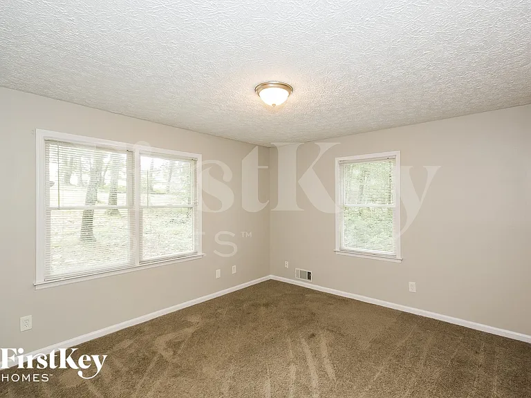 1105 Honeysuckle Dr — Photo 12