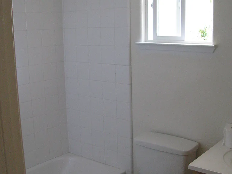 125 Raymond St #8 — Photo 8