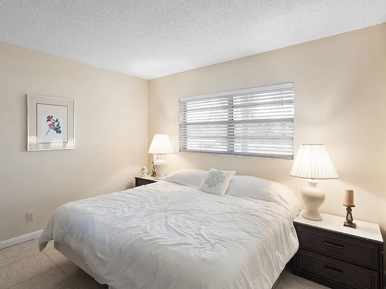 3 Abbey Ln #102 — Photo 12