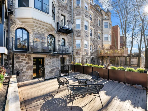 320 Tappan St #4, Brookline, MA 02445