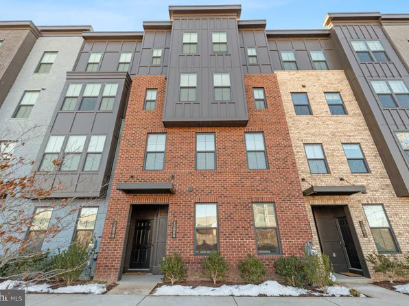 12888 Sunrise Ridge Aly Unit 49, Herndon, VA 20171
