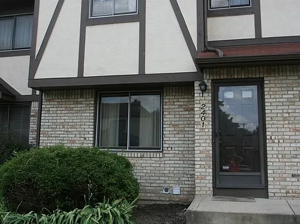 2401 McCauley Ct, Columbus, OH 43220