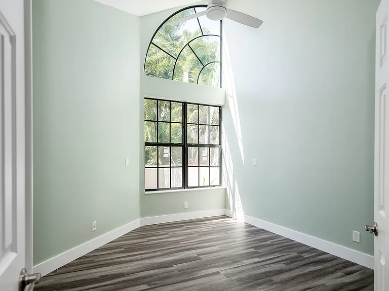 7481 Campo Florido — Photo 15