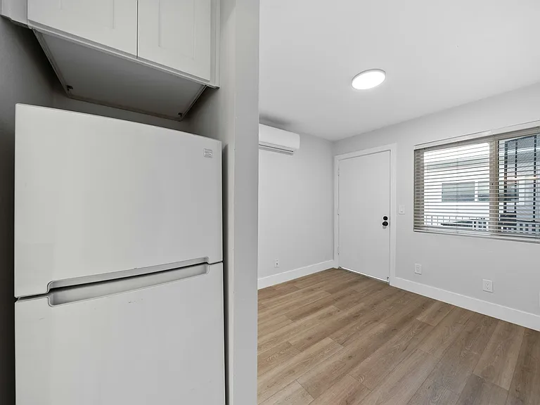 3167 Landis St #14 — Photo 4