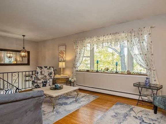 4th image of 7 Kimball Dr