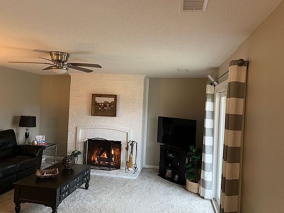 5th image of 10746 Glenwood St APT C