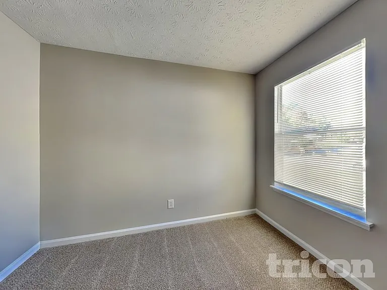 2755 Wildflower Ln — Photo 9