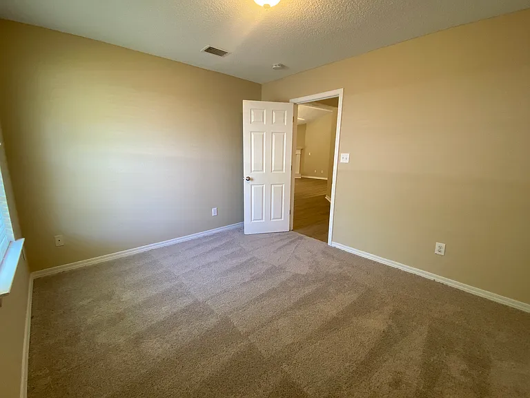 11815 Balsam Ct — Photo 8
