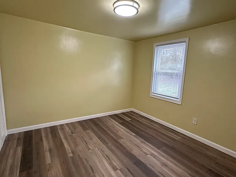 1192 Woodbine St — Photo 7