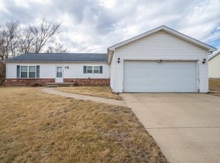 3205 N Molleck Dr, Peoria, IL 61604