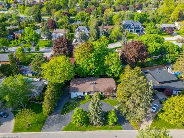 625 Sir Richards Rd, Mississauga, ON L5C 1A3