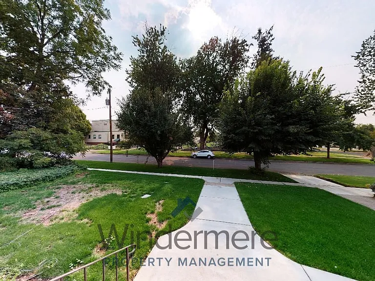 309 E Birch St — Photo 13