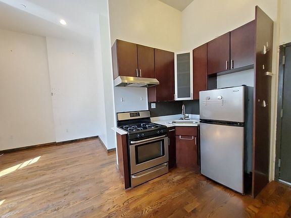 5th image of 2054 Adam C Powell Blvd #D1