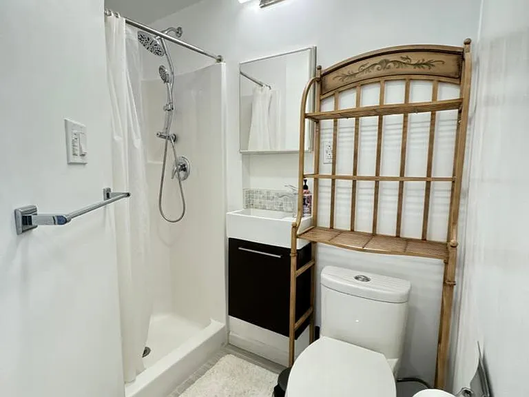821 W Olive St #C — Photo 11