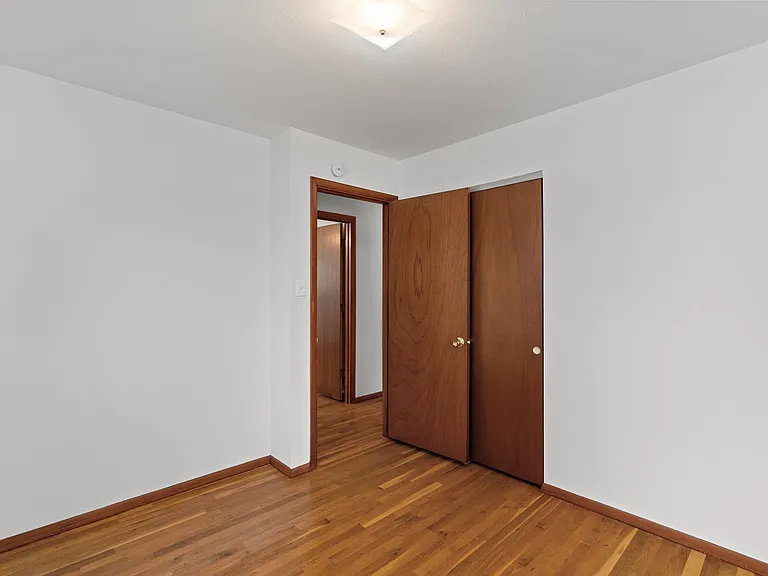 6138 Emerald Ave — Photo 12