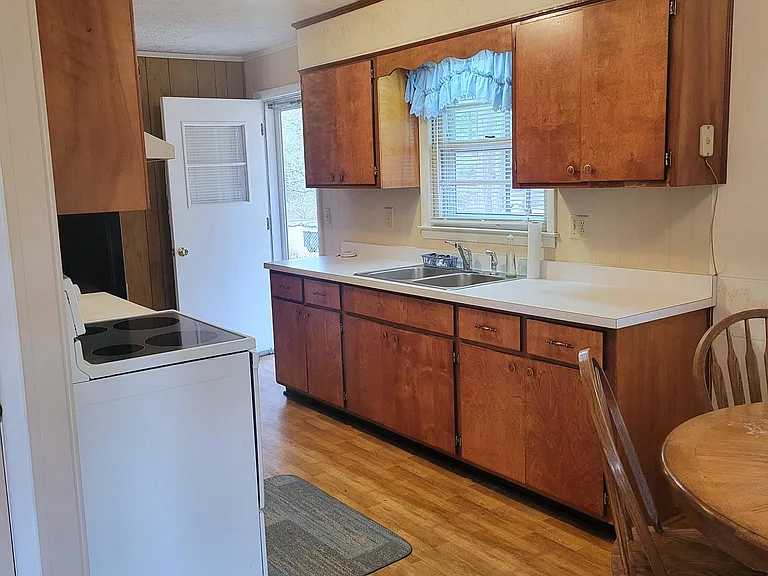 735 W Philadelphia Ave — Photo 4