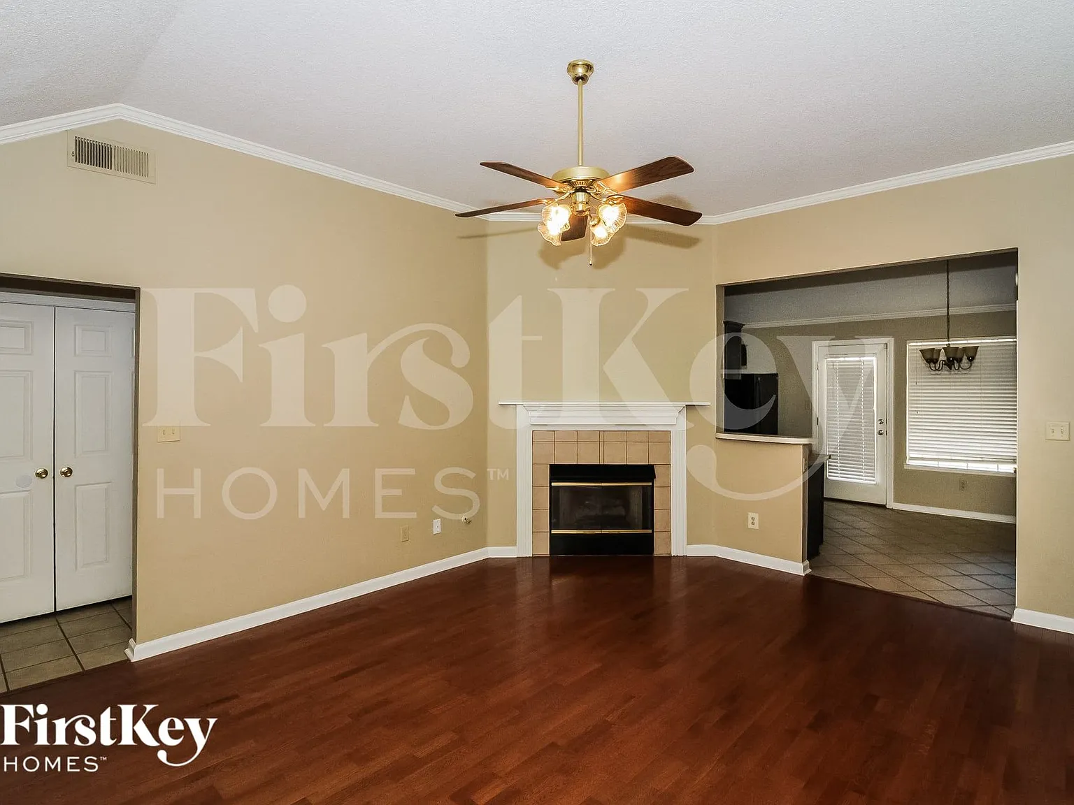 3 bed, 2.0 bath, 1194 sqft, $1,760 — Photo 4