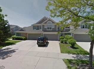 250 Woodstone Cir, Buffalo Grove, IL