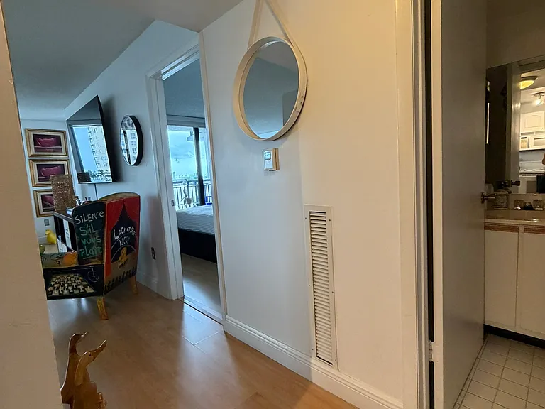 540 Brickell Key Dr #828 — Photo 24