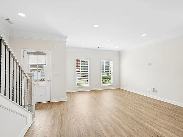 7514 Station Dr — Photo 3