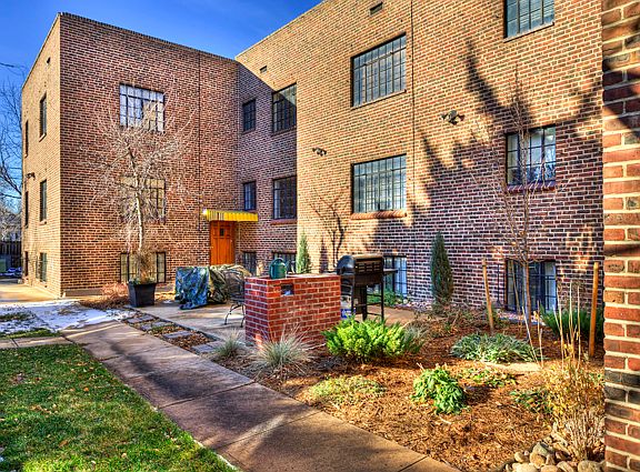 Courtyard with Grill