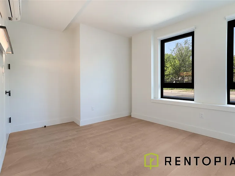 130 Hope St #101 — Photo 5