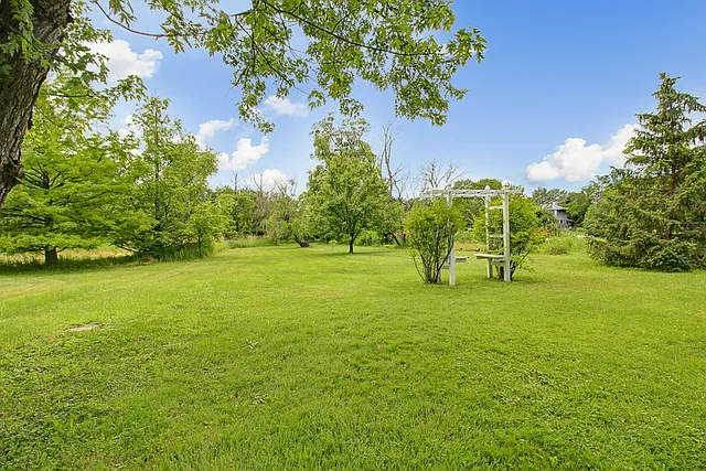 4720 Roslyn Rd photo 1
